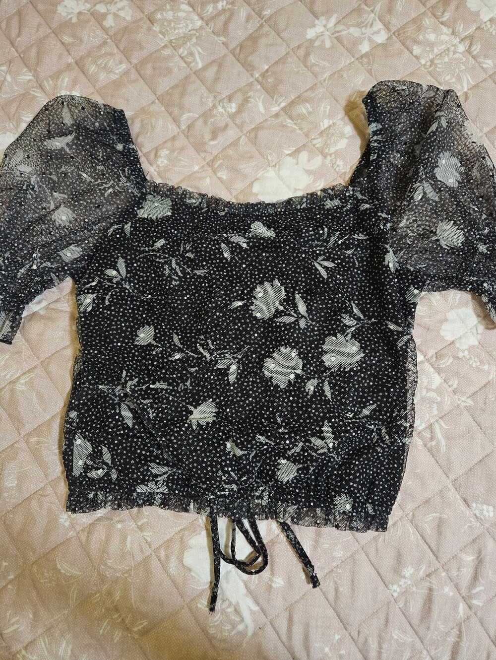 Black Floral Puff-Sleeve Crop Top - Picture 3 of 3